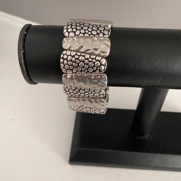 Stretch Bracelet 🌺 2 for 20🌷 - Picture 1 of 3